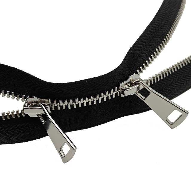 stuck metal zipper