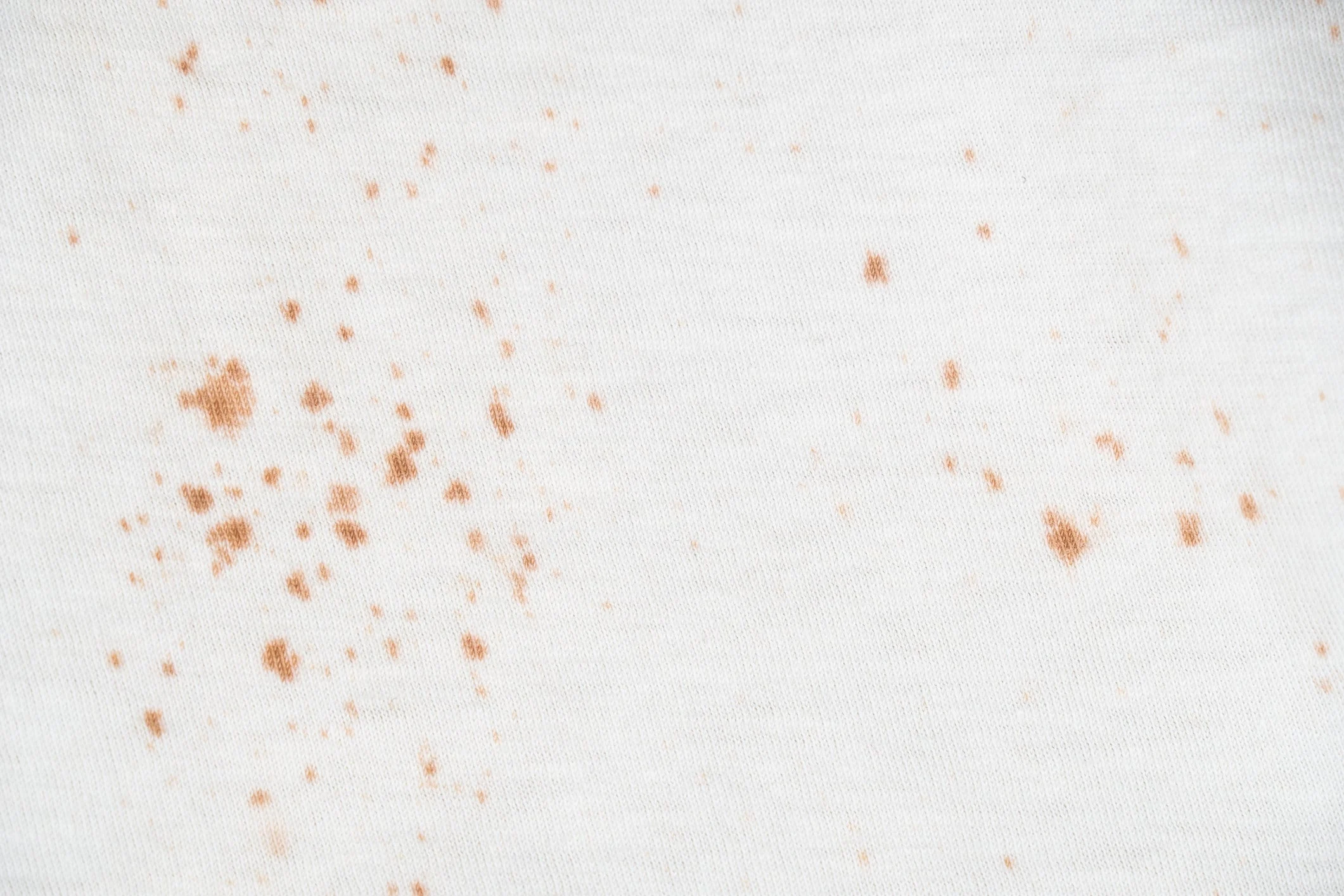How To Remove Rust Stains From Fabric (5 Easy Methods)