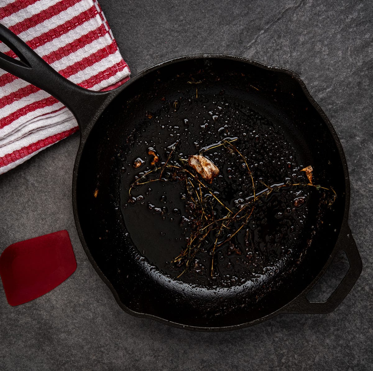 cast iron skillet dirty