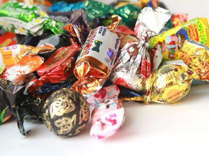 Врач рассказала, почему конфеты с алкоголем вредят организму