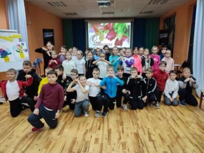 А ну-ка, девочки!