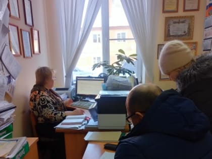 В администрации муниципального образования Новольвовское Кимовского района&nbsp; ведется работа по оформлению электронных похозяйственных книг учета