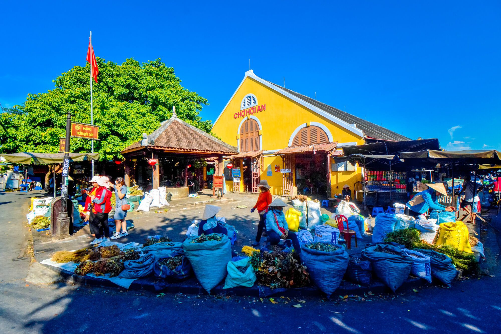 Hoi An market
