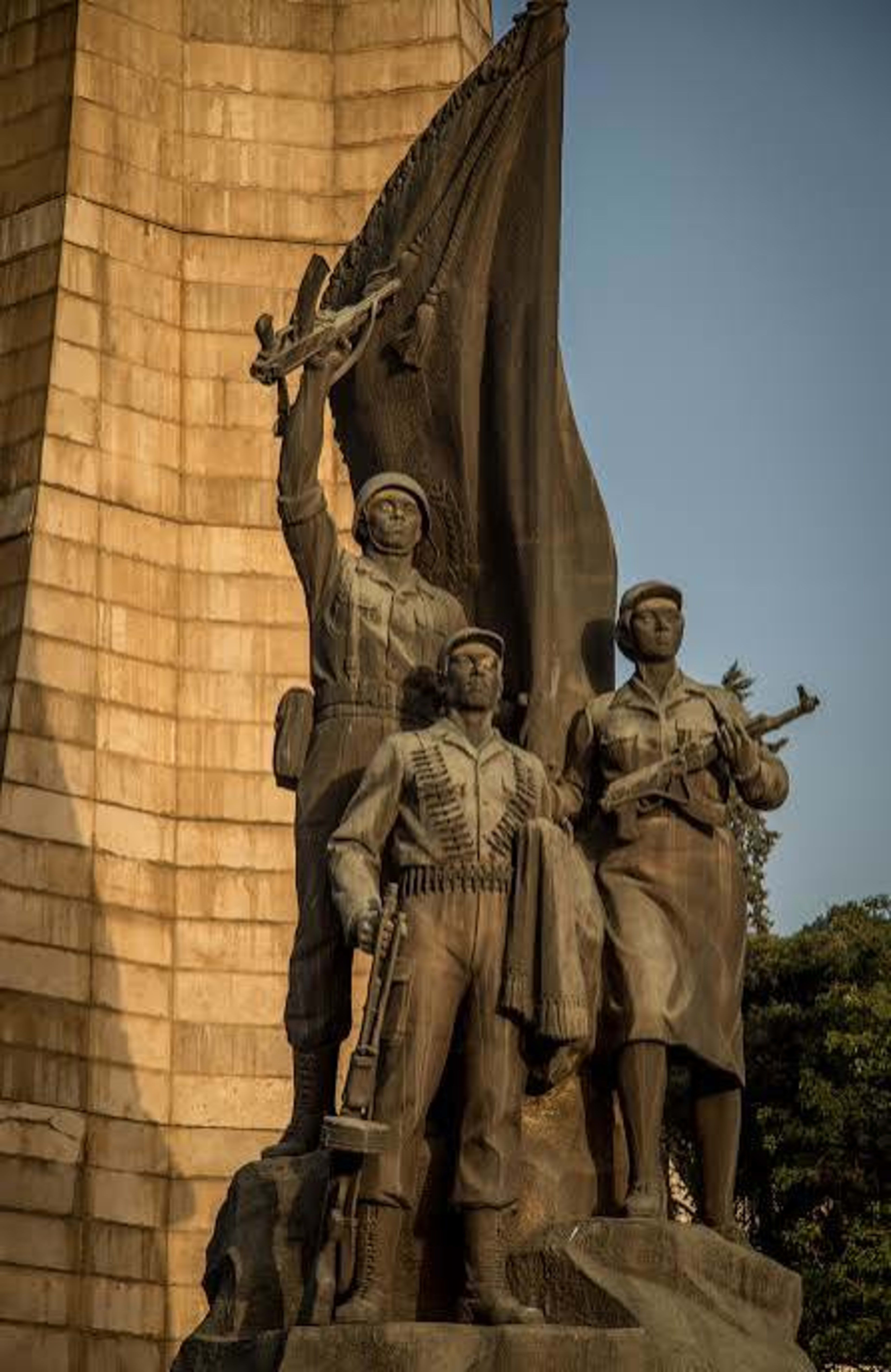 Tiglachin Monument — image 3