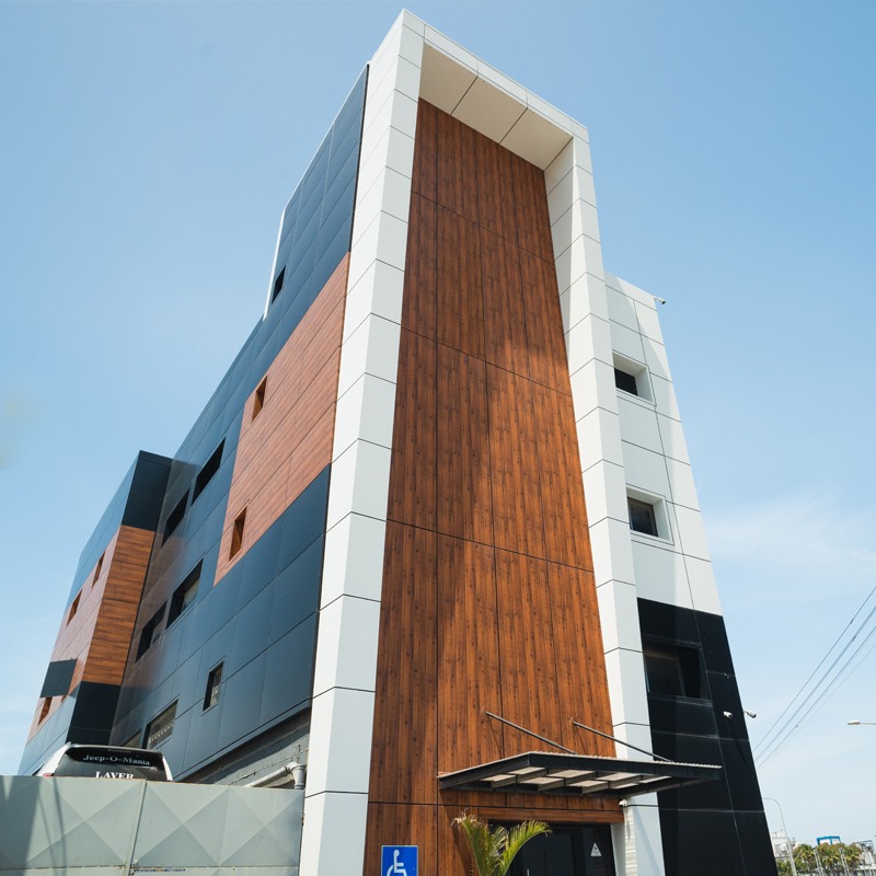 מתחם מוסכים, משרדים ושטחי תפעול להשכרה