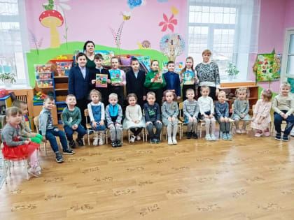 День книгодарения в МБОУ-Прогимназия №1