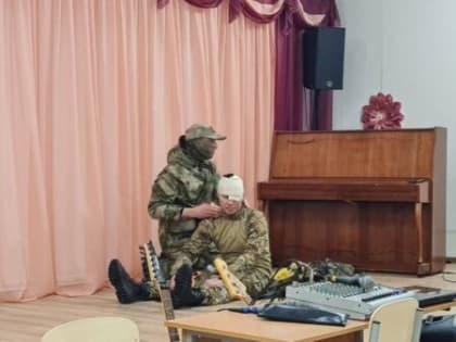 В брянской Суземке участники спецоперации встретились со школьниками
