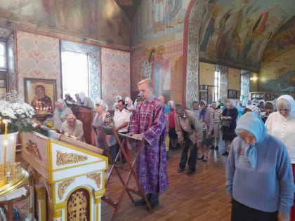 Праздник Происхождения Честных Древ Животворящего Креста Господня в Сураже