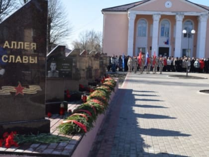 В брянском поселке Выгоничи  открыли Аллею Славы