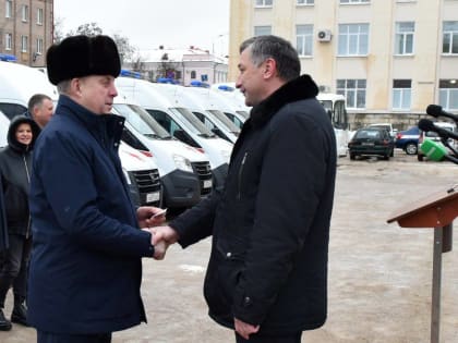 19 автомобилей скорой медицинской помощи и передвижной медицинский комплекс закуплен по федеральной программе