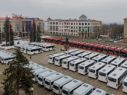 Транспортным предприятиям города вручили новую технику