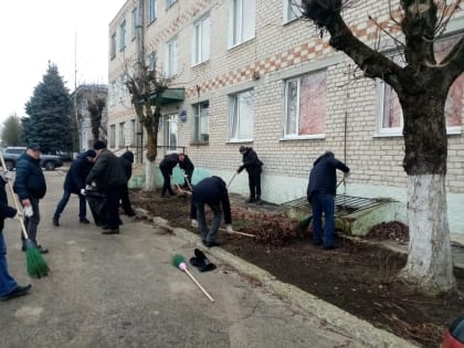 В рамках санитарной пятницы 31.01.2025 года работники Клинцовский теплосетевой компании организовали уборку прилегающих к котельным территорий и административного здания