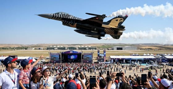 TEKNOFEST Cənub-Şərq coşqusu Şanlıurfada SOLOTÜRK şousu ilə zirvəyə çatdı