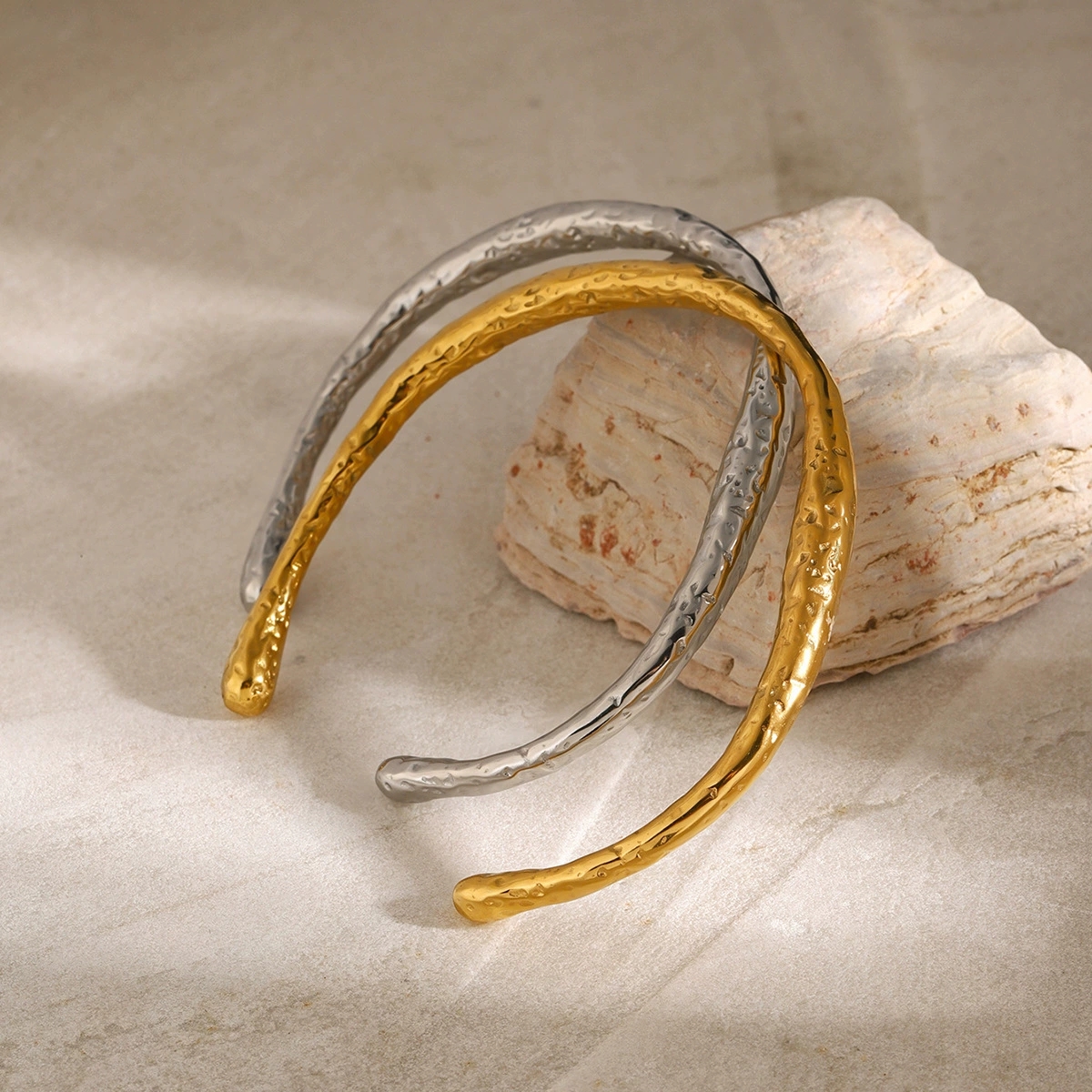 Selene – Βραχιόλι Bangle Σφυρήλατο 3