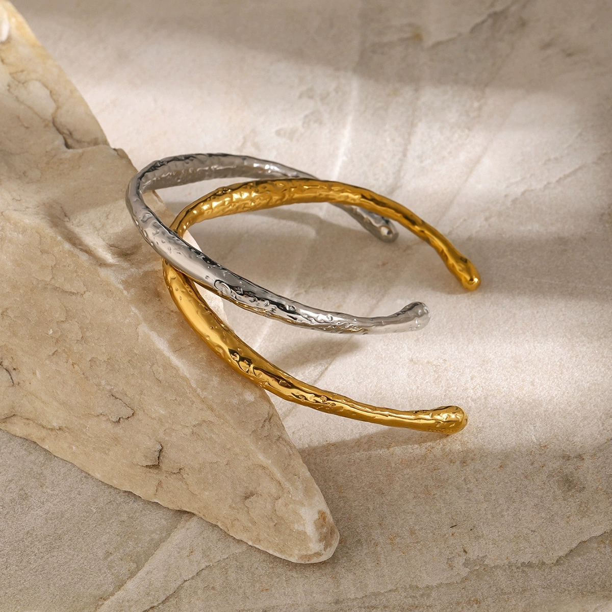 Selene – Βραχιόλι Bangle Σφυρήλατο 4