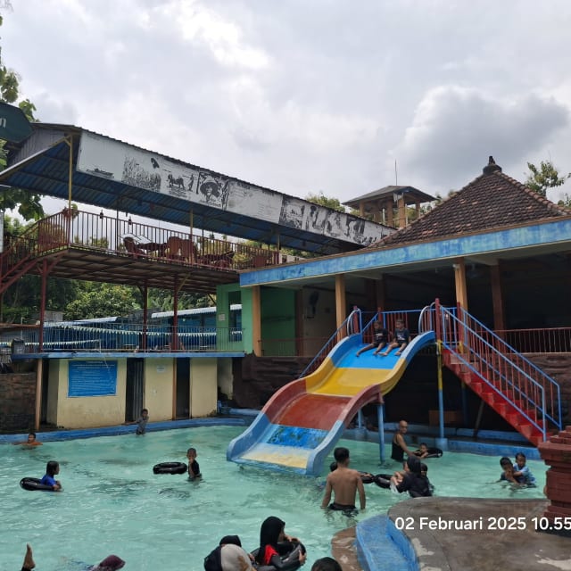 kolam renang anak-anak