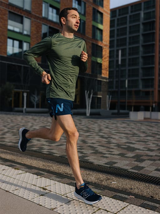 Fs23-new-balance-run-your-way-880v13-600-800-1