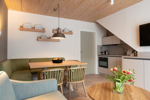 BEECH Resort Plauer See Maisonette Apartment Wohnraum