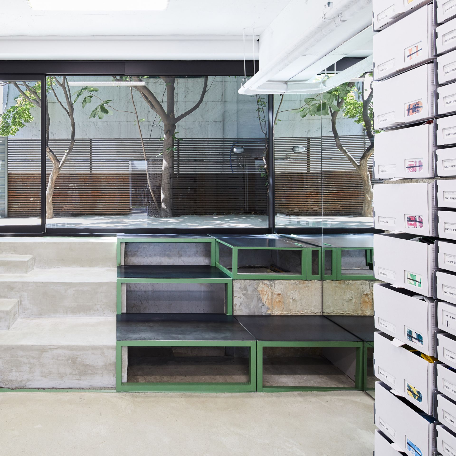 ImageFreitag-store-seoul-nilsclauss-highres-06