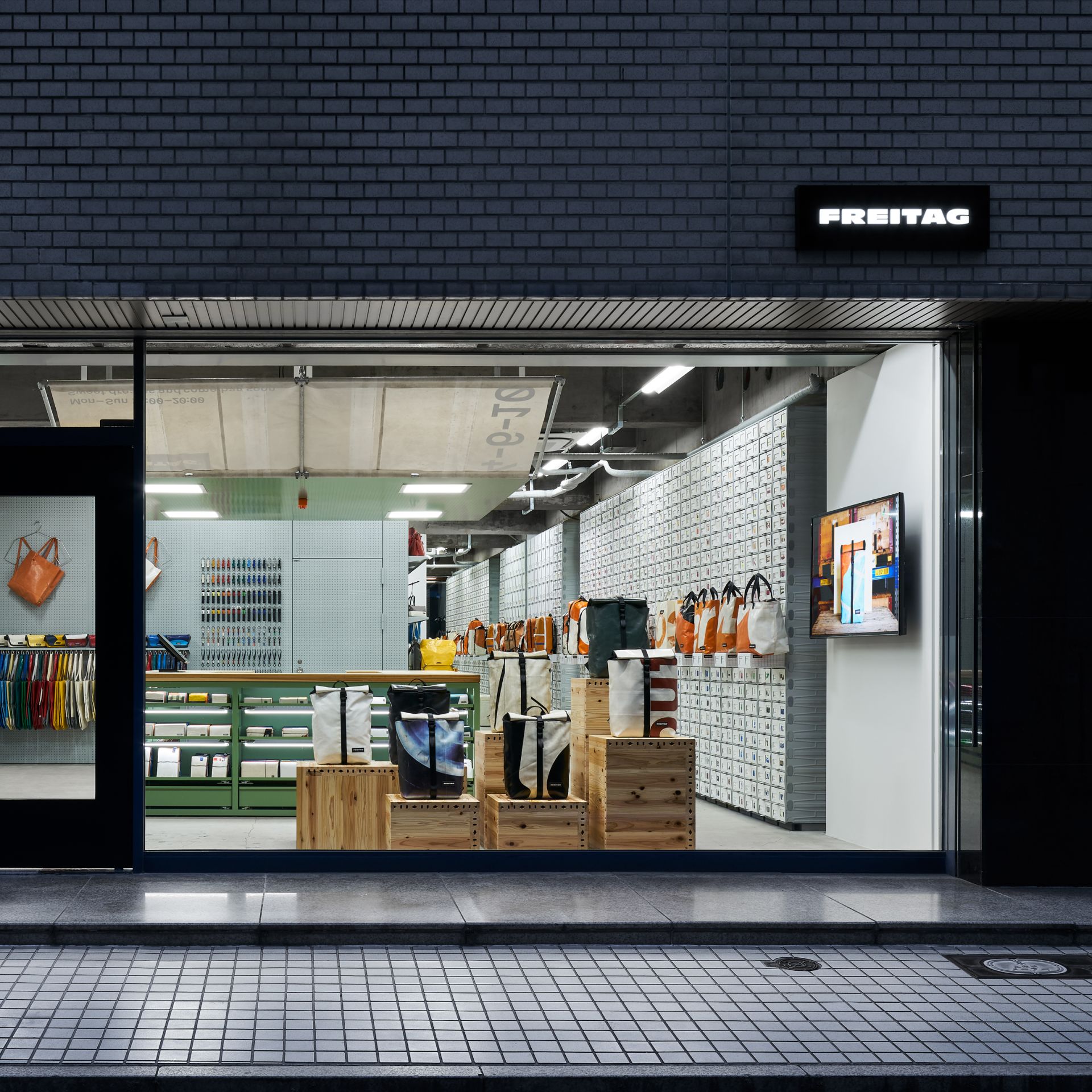 ImageFreitag-store-osaka-1-daiciano-rgb-highres