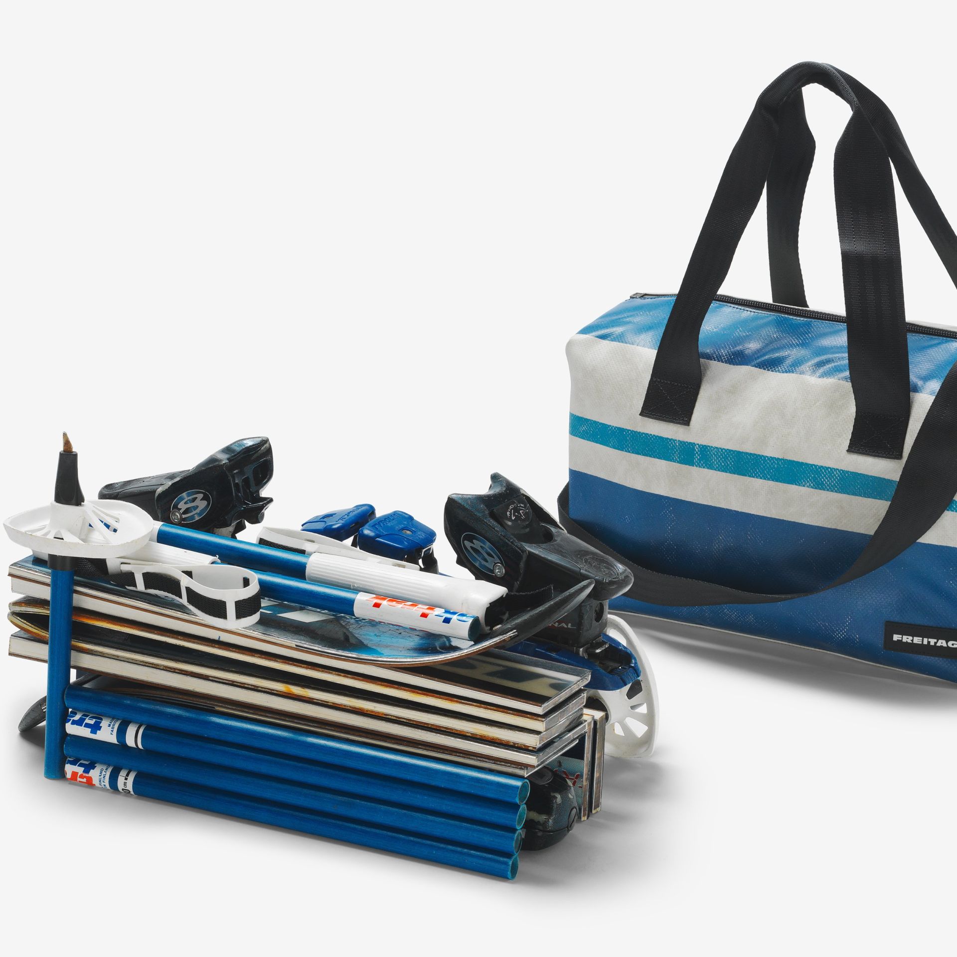 ImageHigh Res Lois Blaugrau Kombiniert2