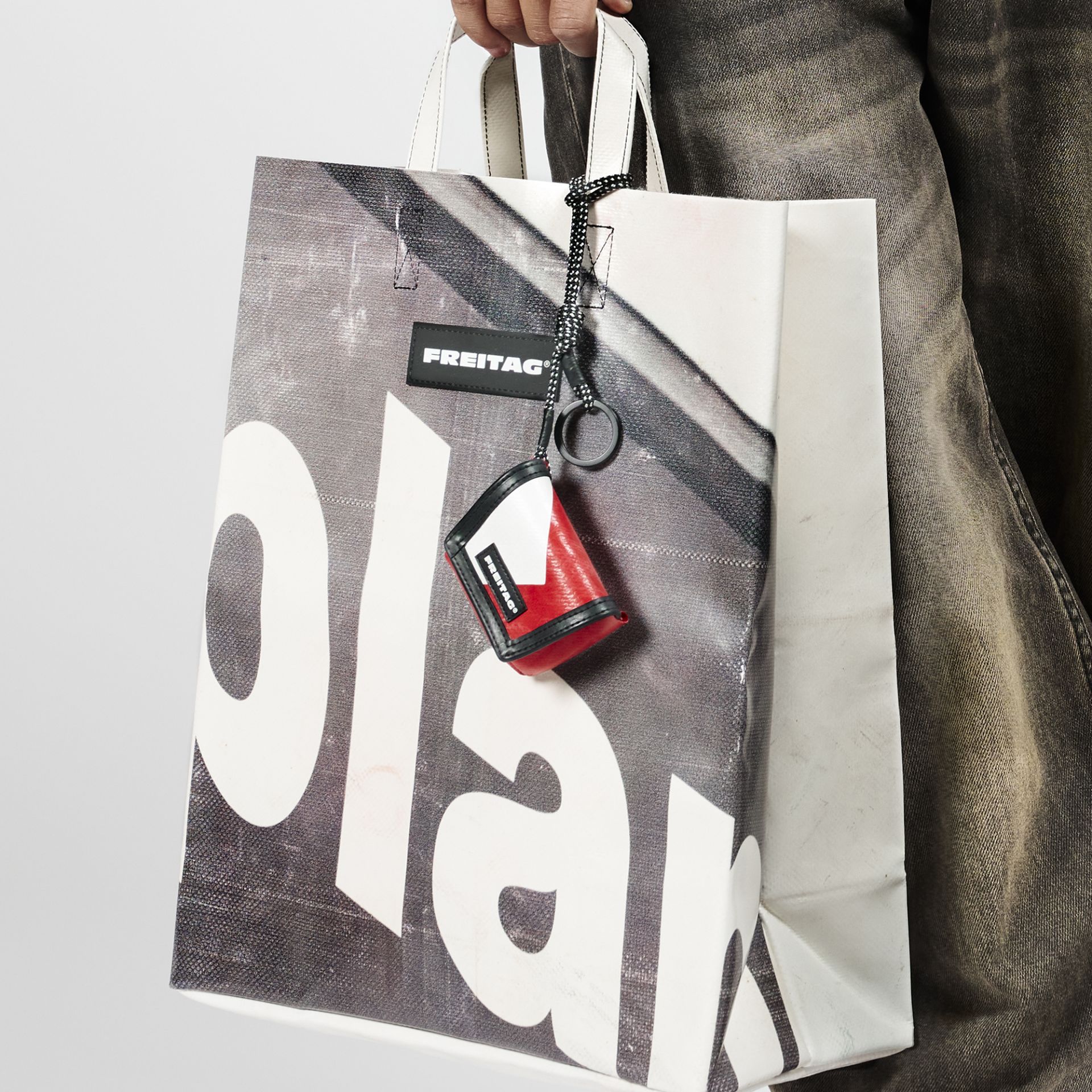 ImageF213 MINI MESSENGER CHARMS JohannaBommer RGB LowRes 05