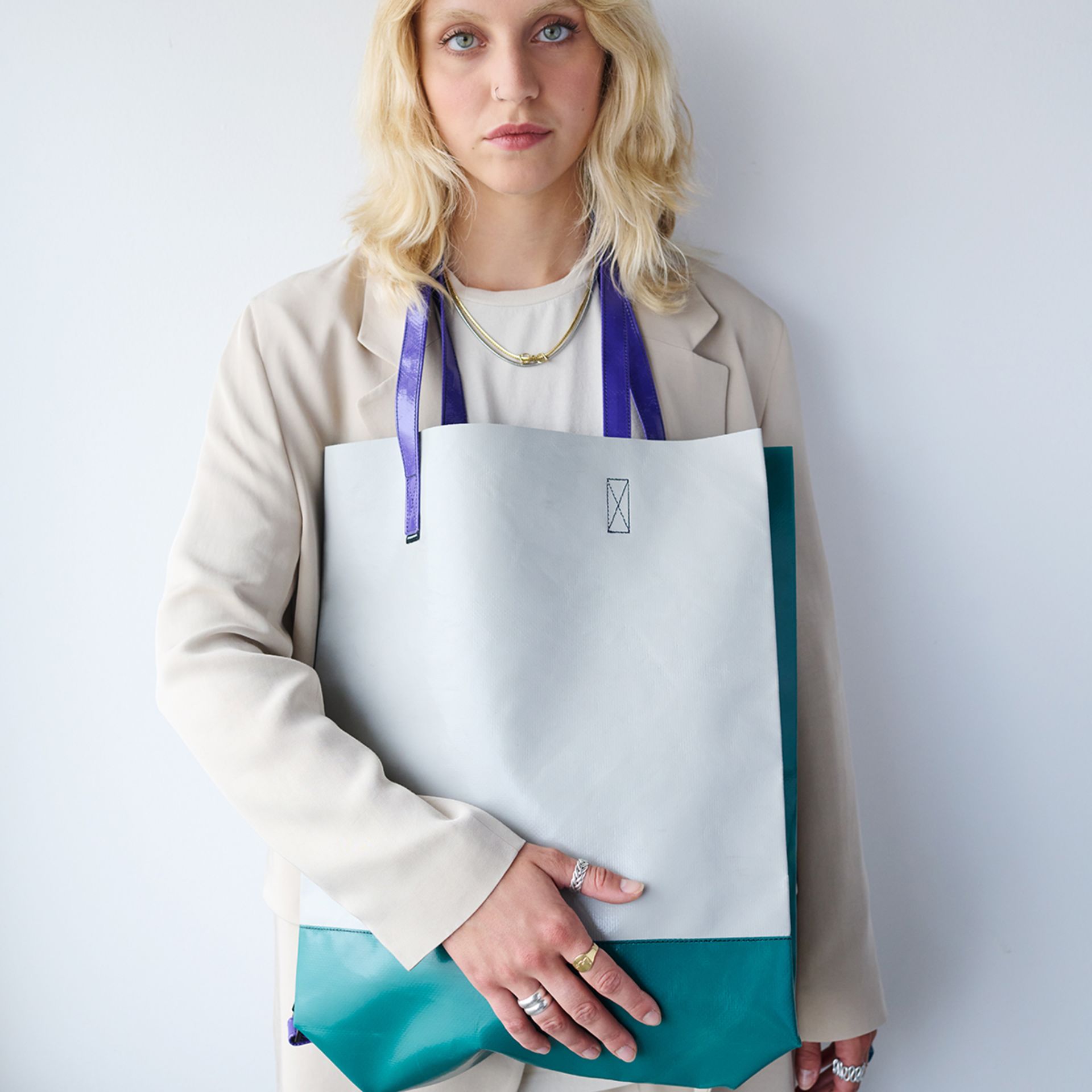 s*n様 FREITAG F81 LAURA ローラ オールホワイト 単色 オンラインストア | FREITAG