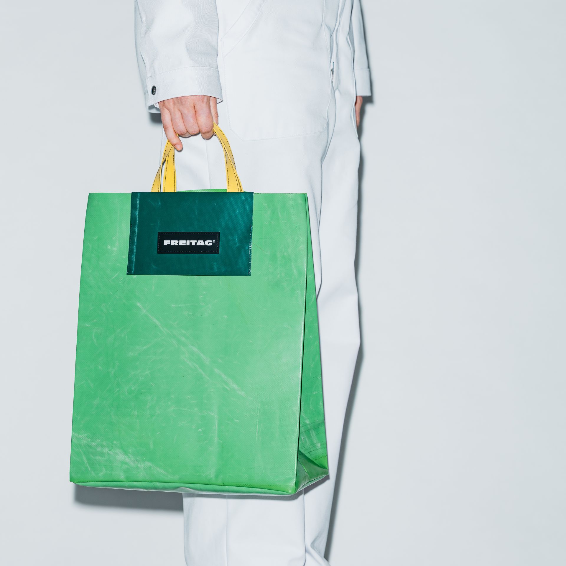 ImageFREITAG Yourself Station F741 MiamiVice SingleShot PhilipFrohwein HighRes RGB