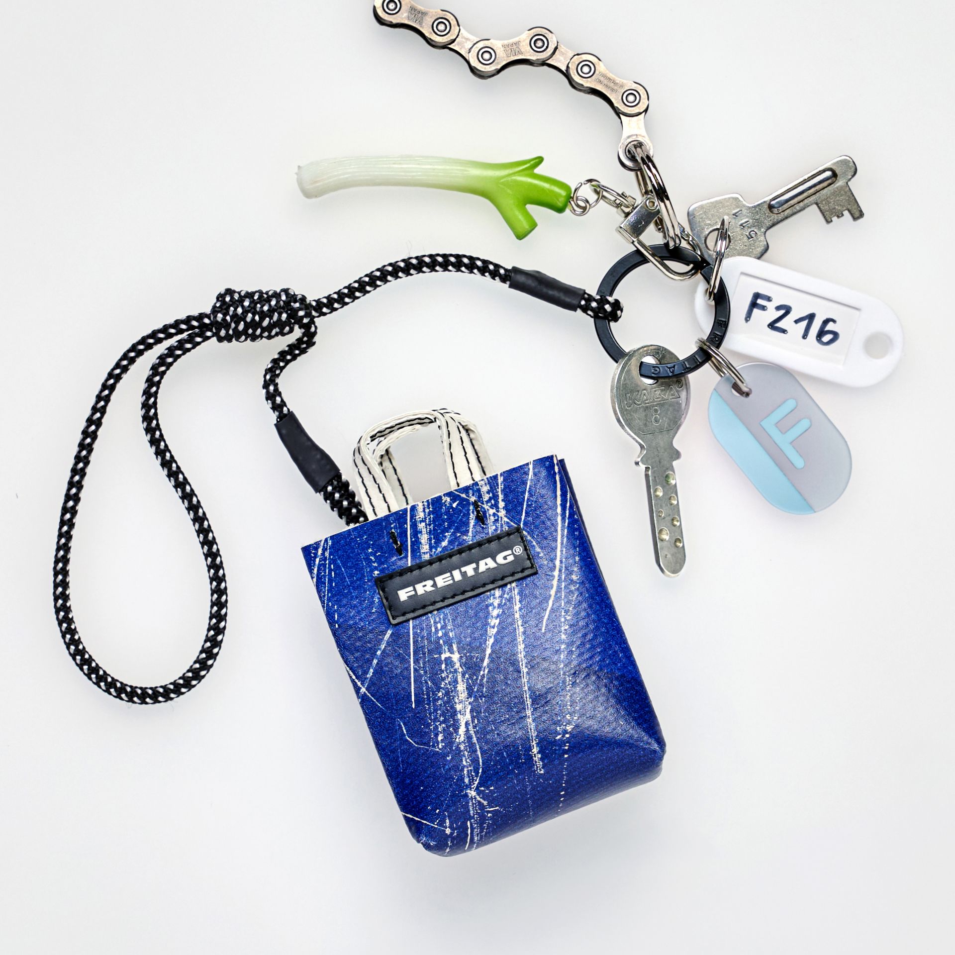 ImageFREITAG CHARMS F216 MINISHOPPER Stilllife RGB 3x4