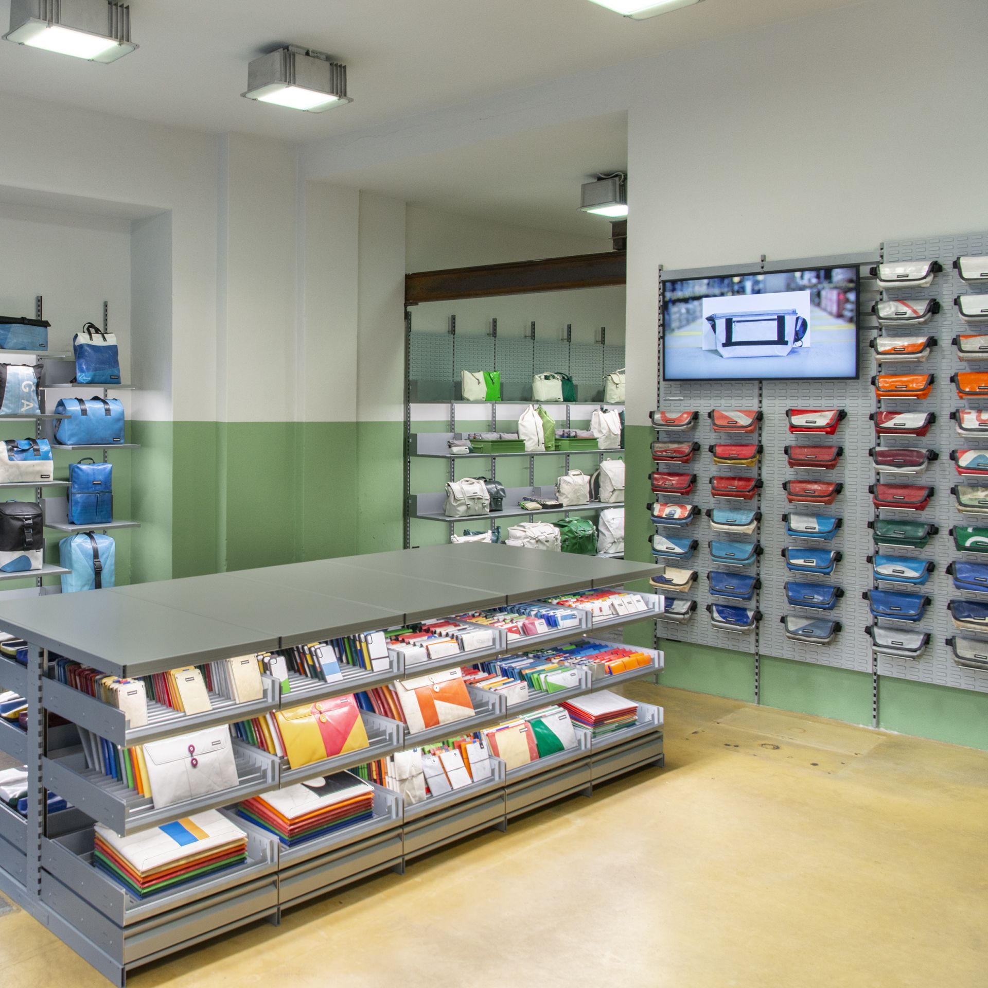 ImageFreitag-store-berlin-tobiaskoenigphoto-highres-3-0