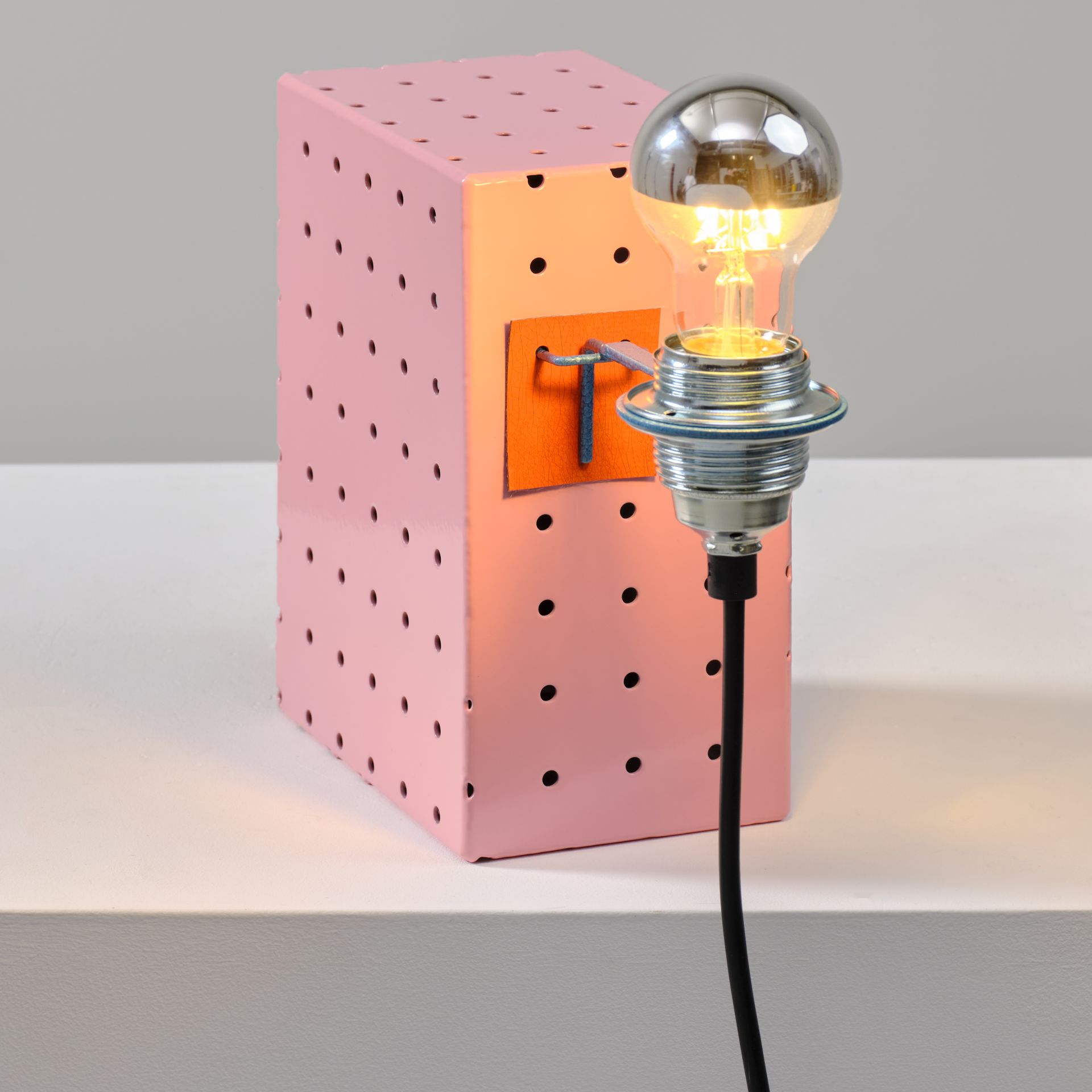 Image251008-Job Vd Berg-Freitag-mini Pink-1-Ronald Smits