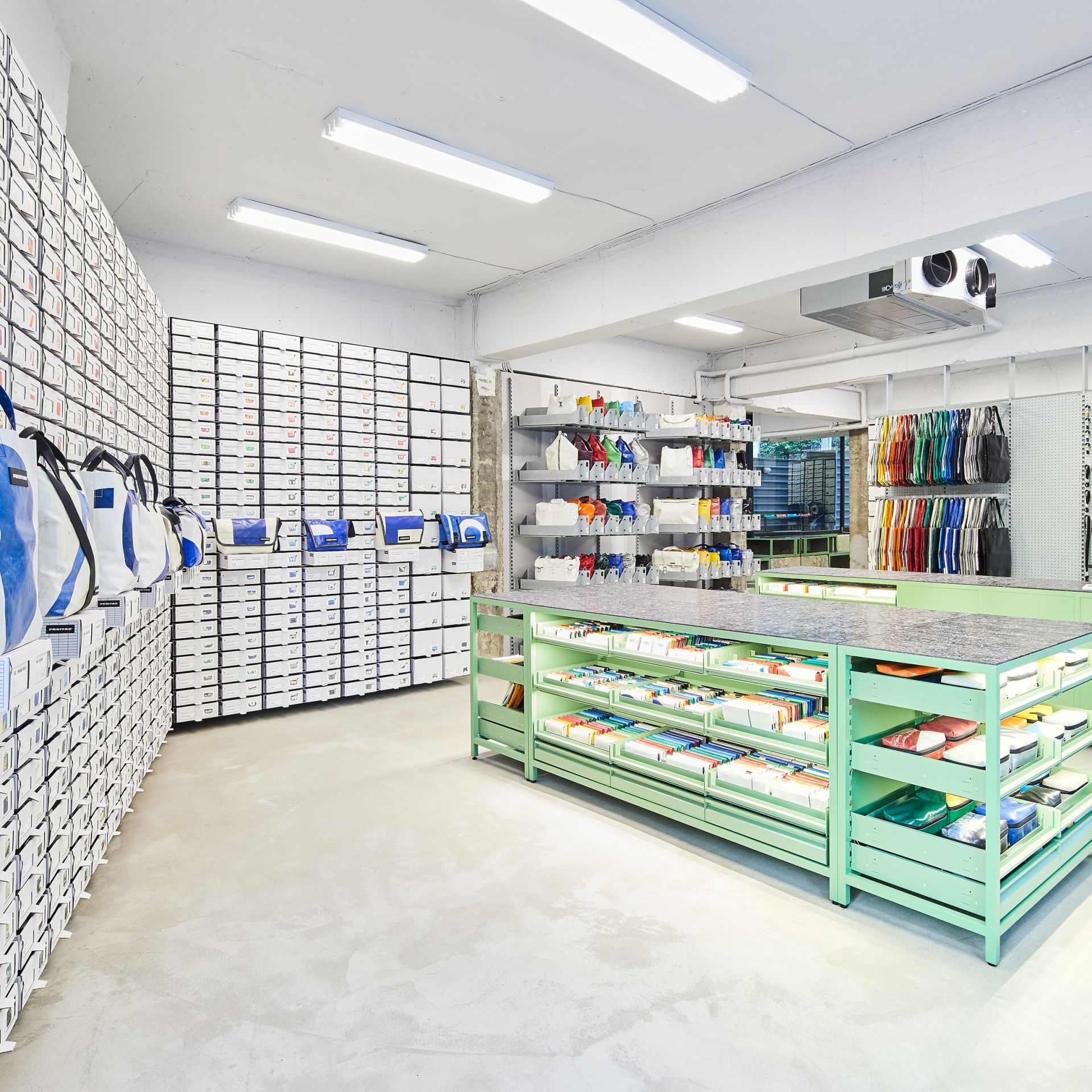 ImageFreitag-store-seoul-nilsclauss-highres-04