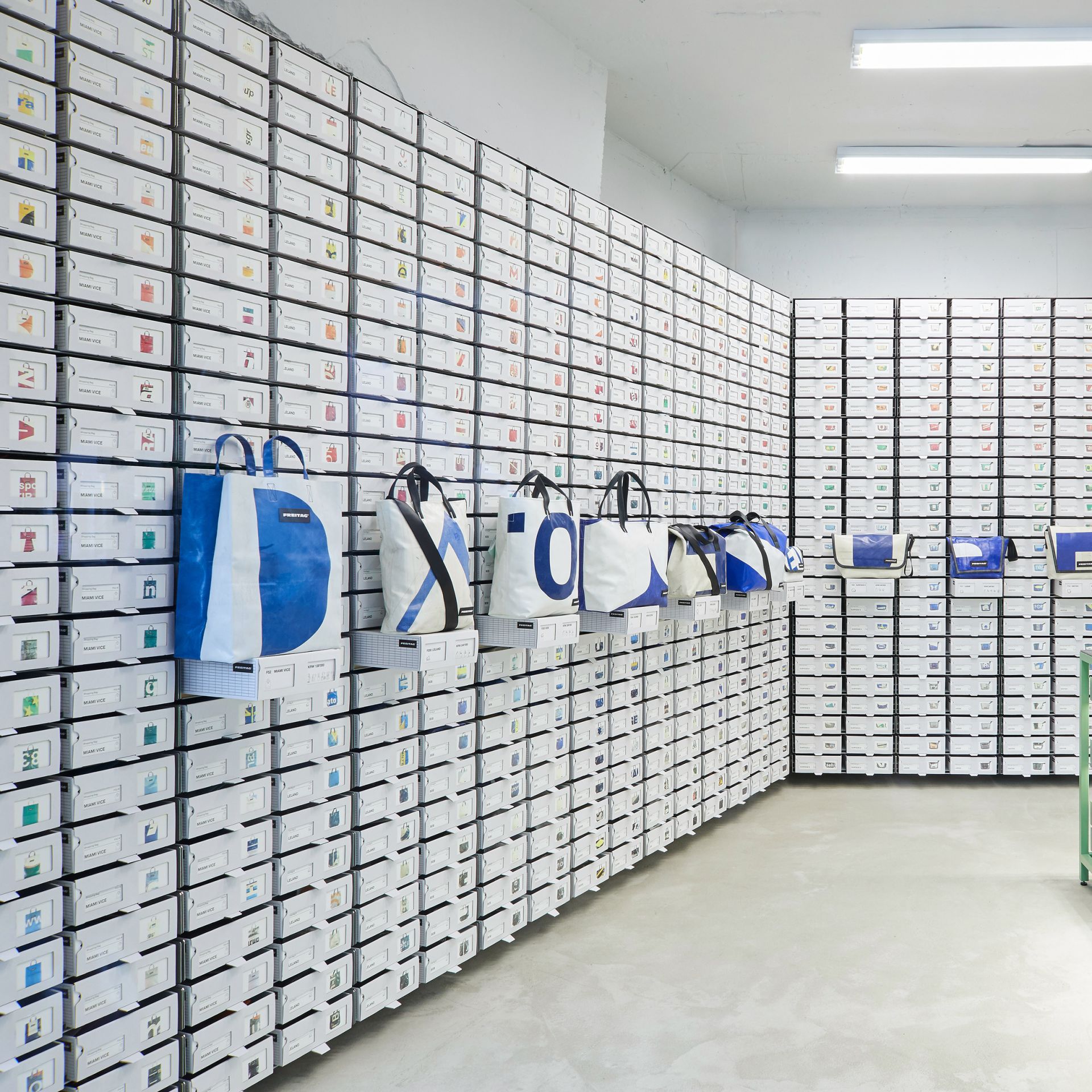 ImageFreitag-store-seoul-nilsclauss-highres-05