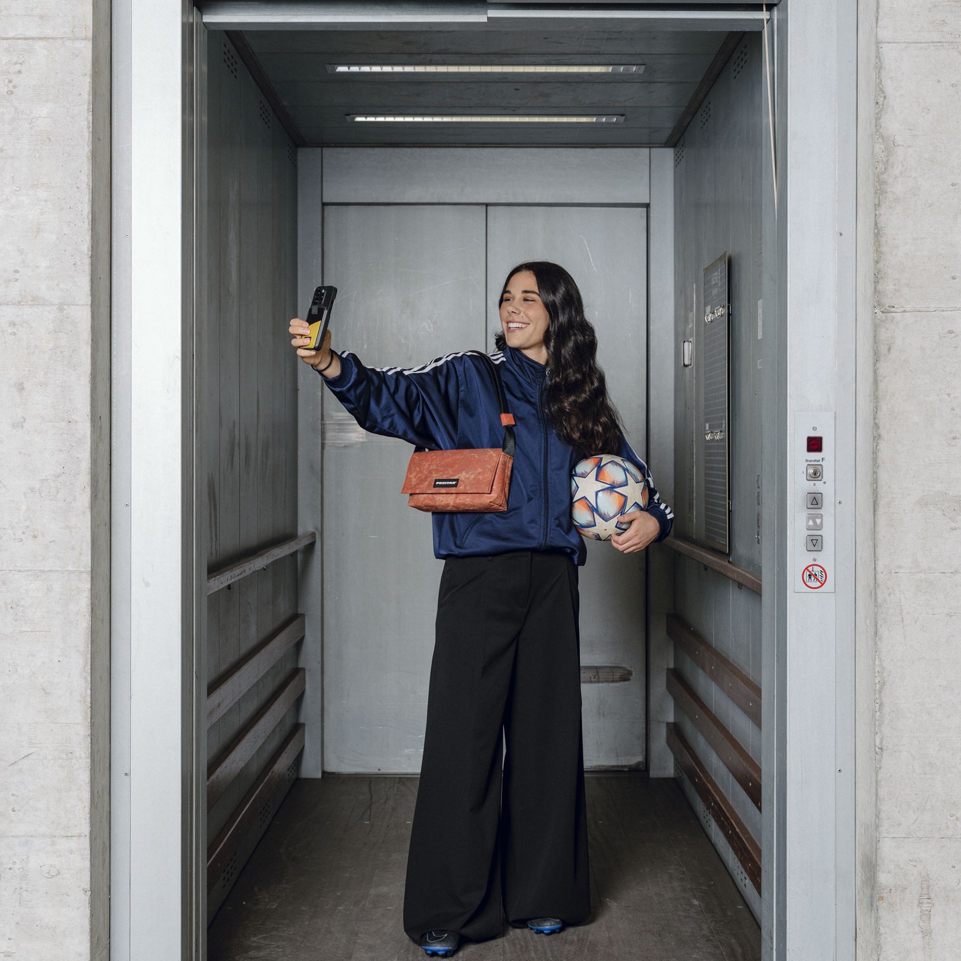 ImageFREITAG F171 LAURA SelinaSeibel HighRes RGB 09