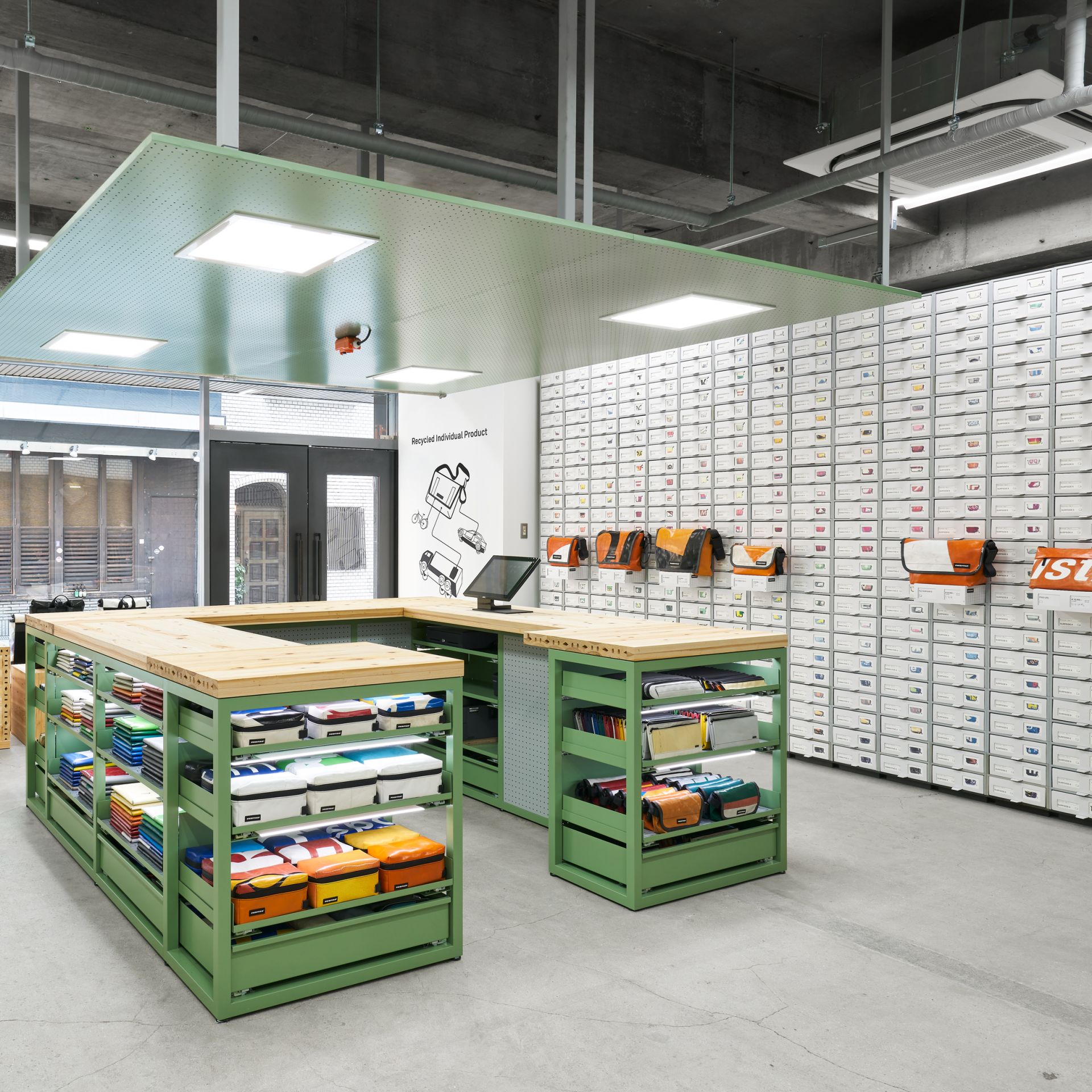 ImageFreitag-store-osaka-3-daiciano-rgb-highres