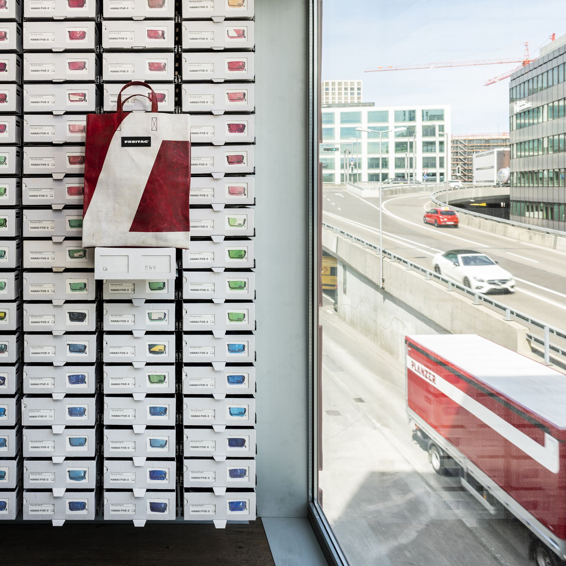 ImageFreitag-store-zuerich-window-rolandtaennler-rgb-highres