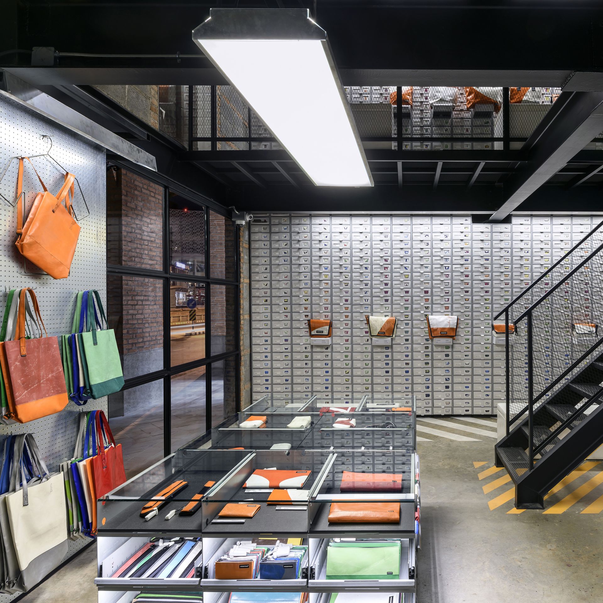 ImageFreitag-store-chiang-mai-by-pronto-downstair-v30-wall-adisorn-ruangsiridecha-highres