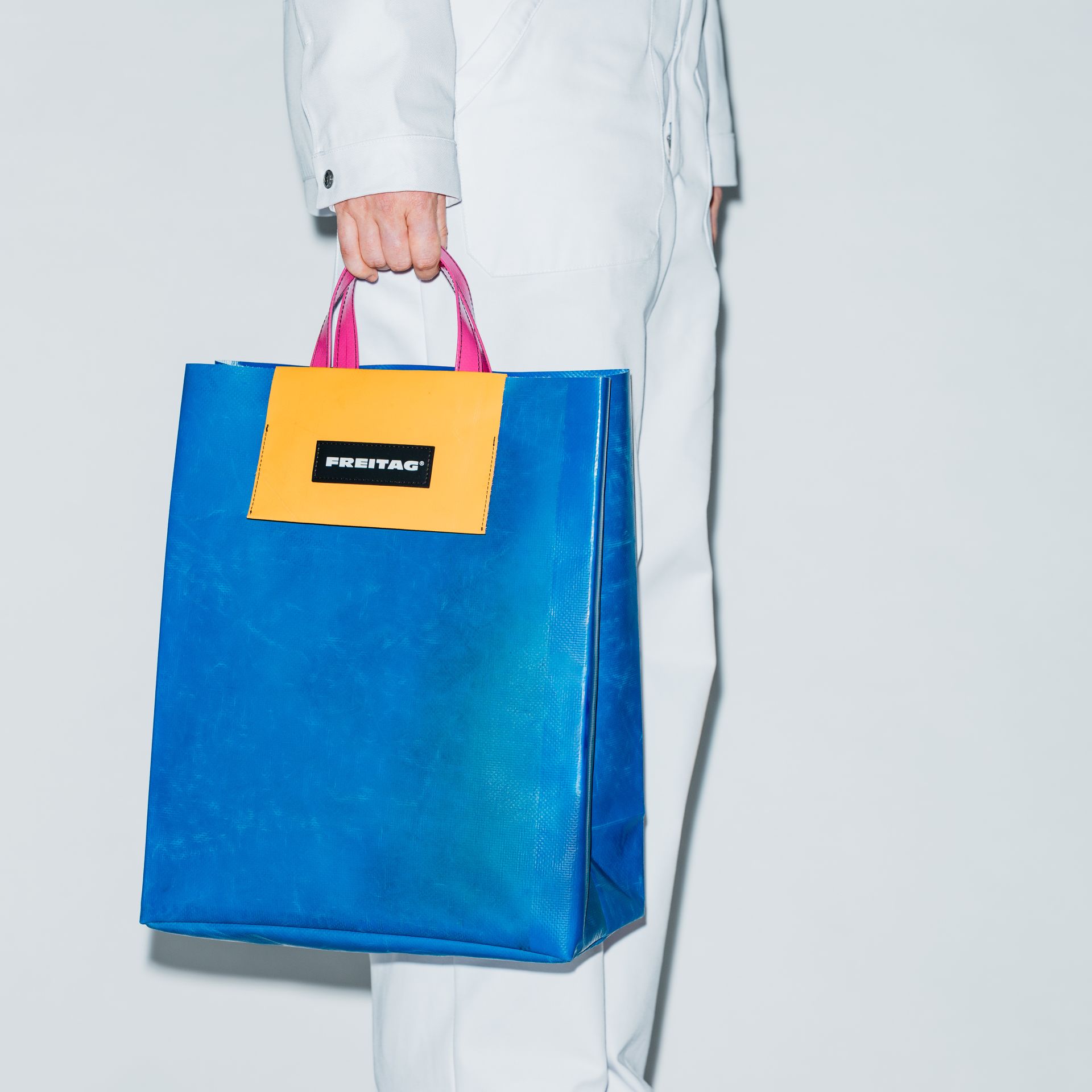 ImageFREITAG Yourself Station F741 MiamiVice PhilipFrohwein HighRes RGB