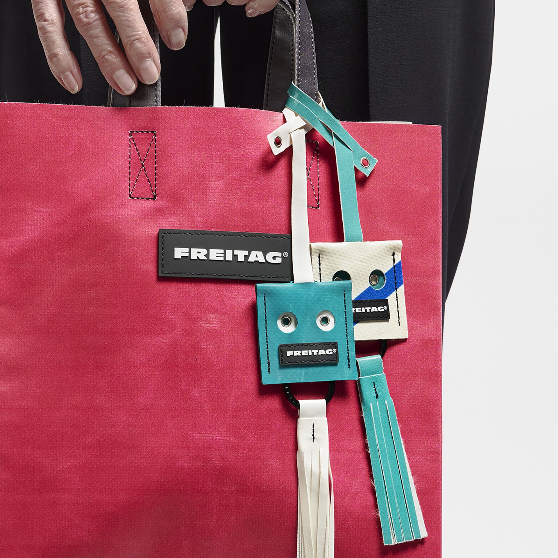 ImageF212 FACE CHARMS JohannaBommer RGB LowRes 02