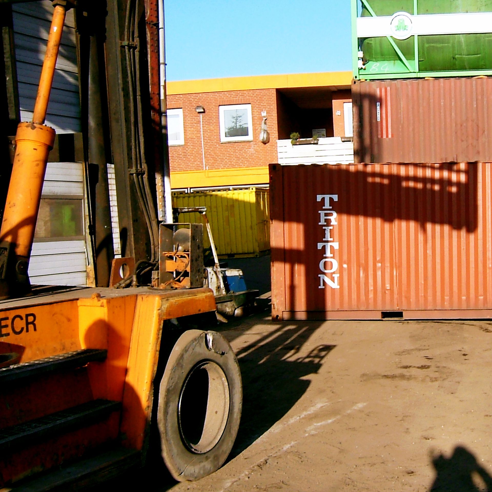 Image03.2 2006 Container Shopping