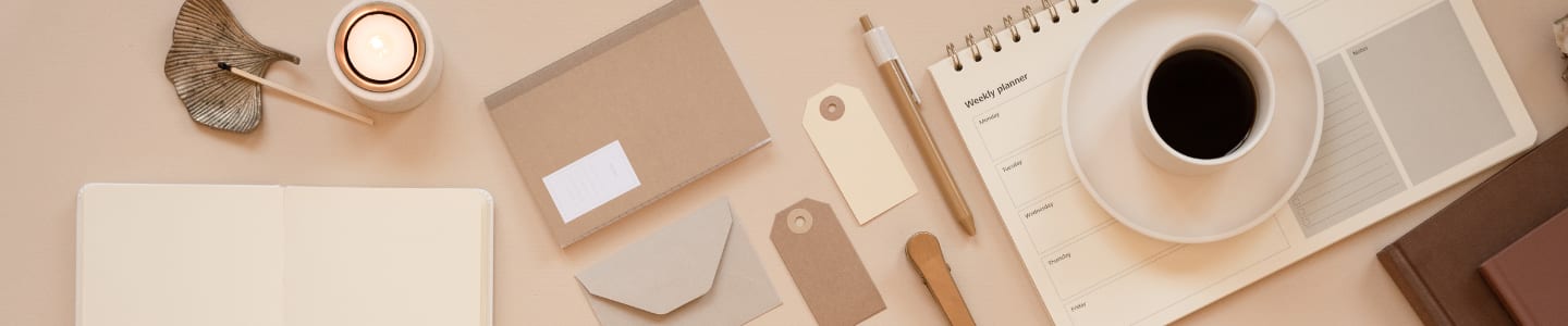 Zaopatrzenie biura- notatniki, papier ksero, długopisy i notatniki