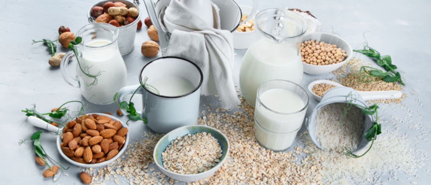 Najlepsze napoje roślinne - owsiane, migdałowe, kokosowe i wiele innych | Selgros24