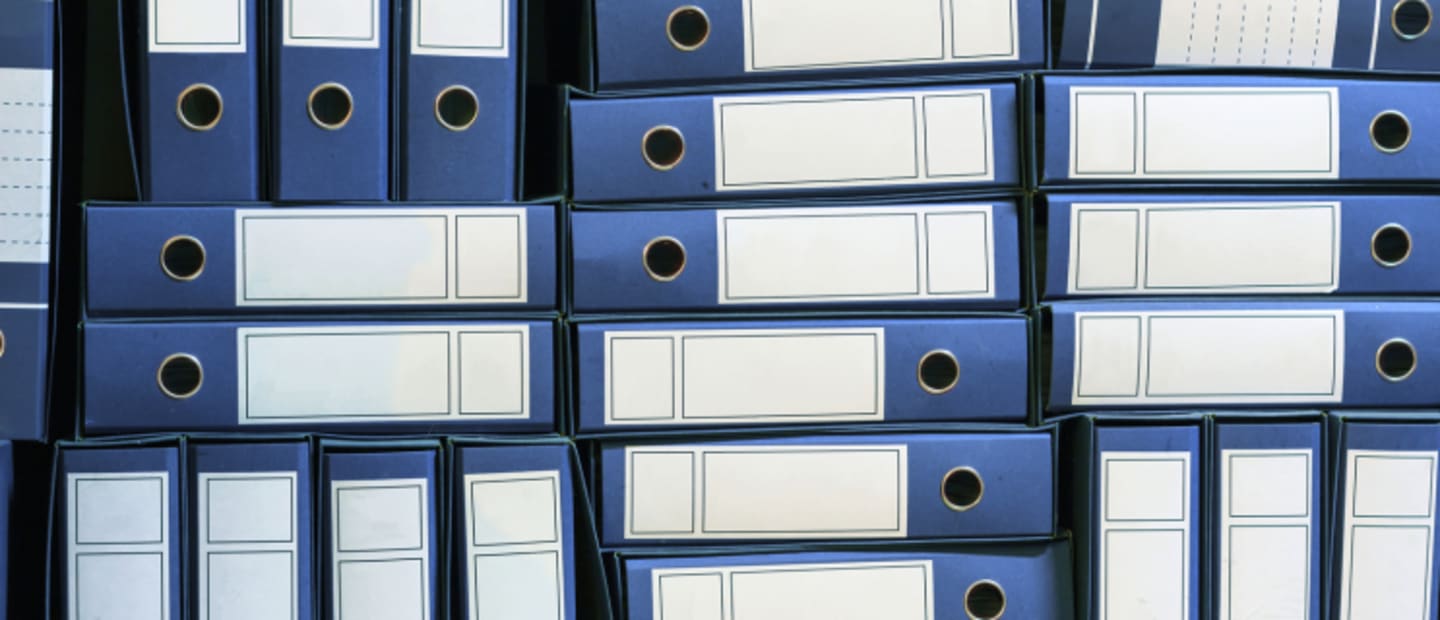 Segregatory niebieskie w biurze