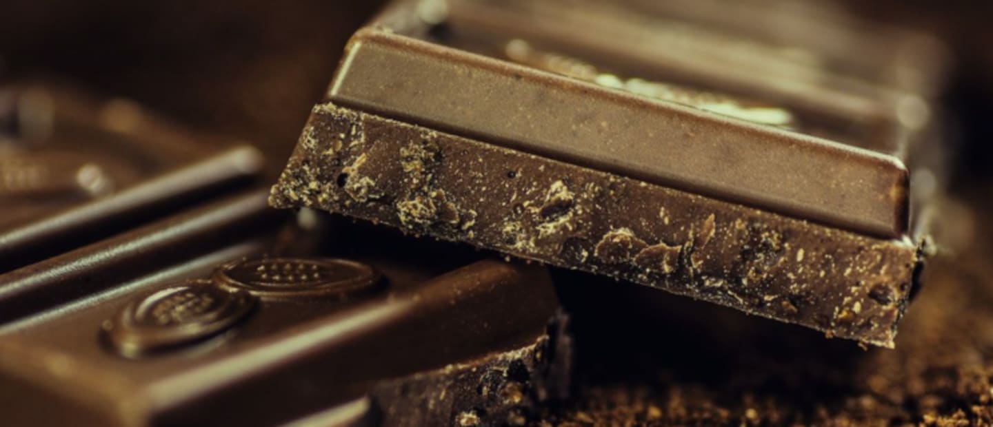 gorzka czekolada w kawałkach