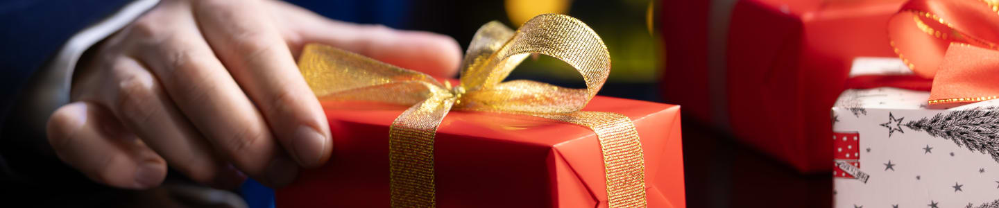 Prezenty dla pracowników na święta - sprawdź jakie wybrać, aby każdy był zadowolony | Selgros24