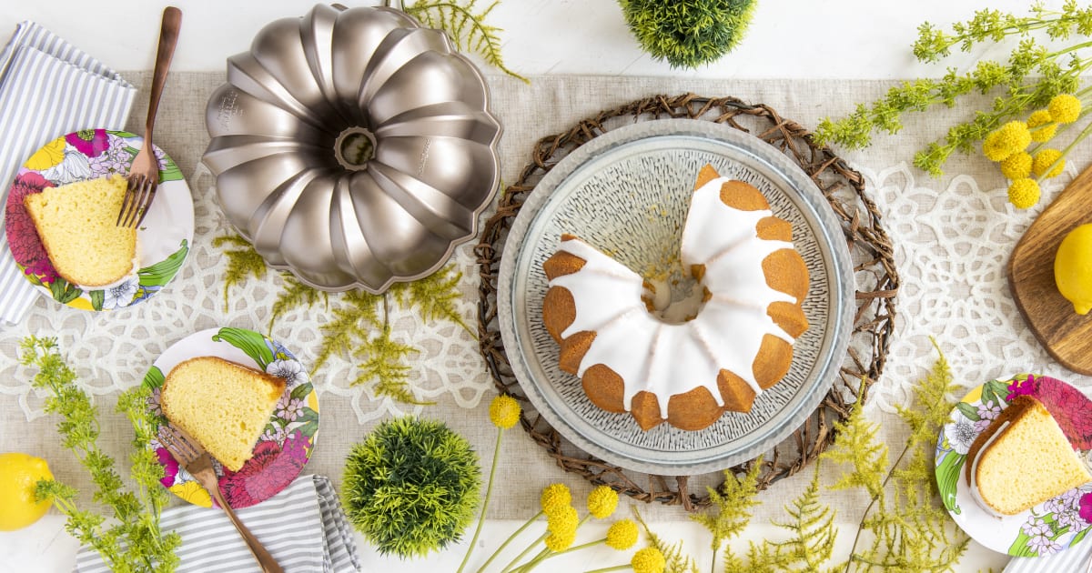 Nordic Ware Premier Gold 6-Cup Heritage Bundt Pan 