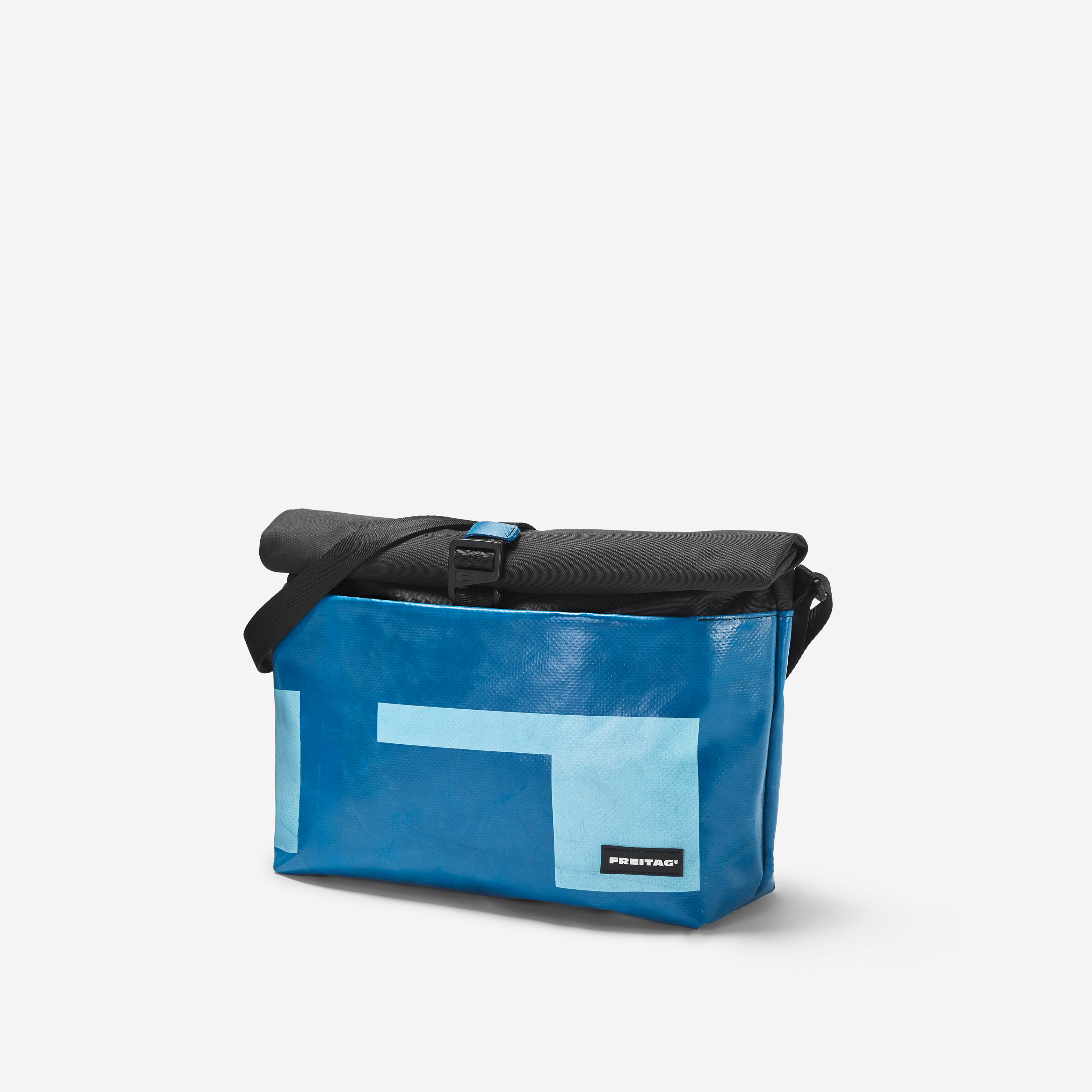 Sustainable shoulder bags made from recycled truck tarp Sustainable shoulder bags made from recycled truck tarp