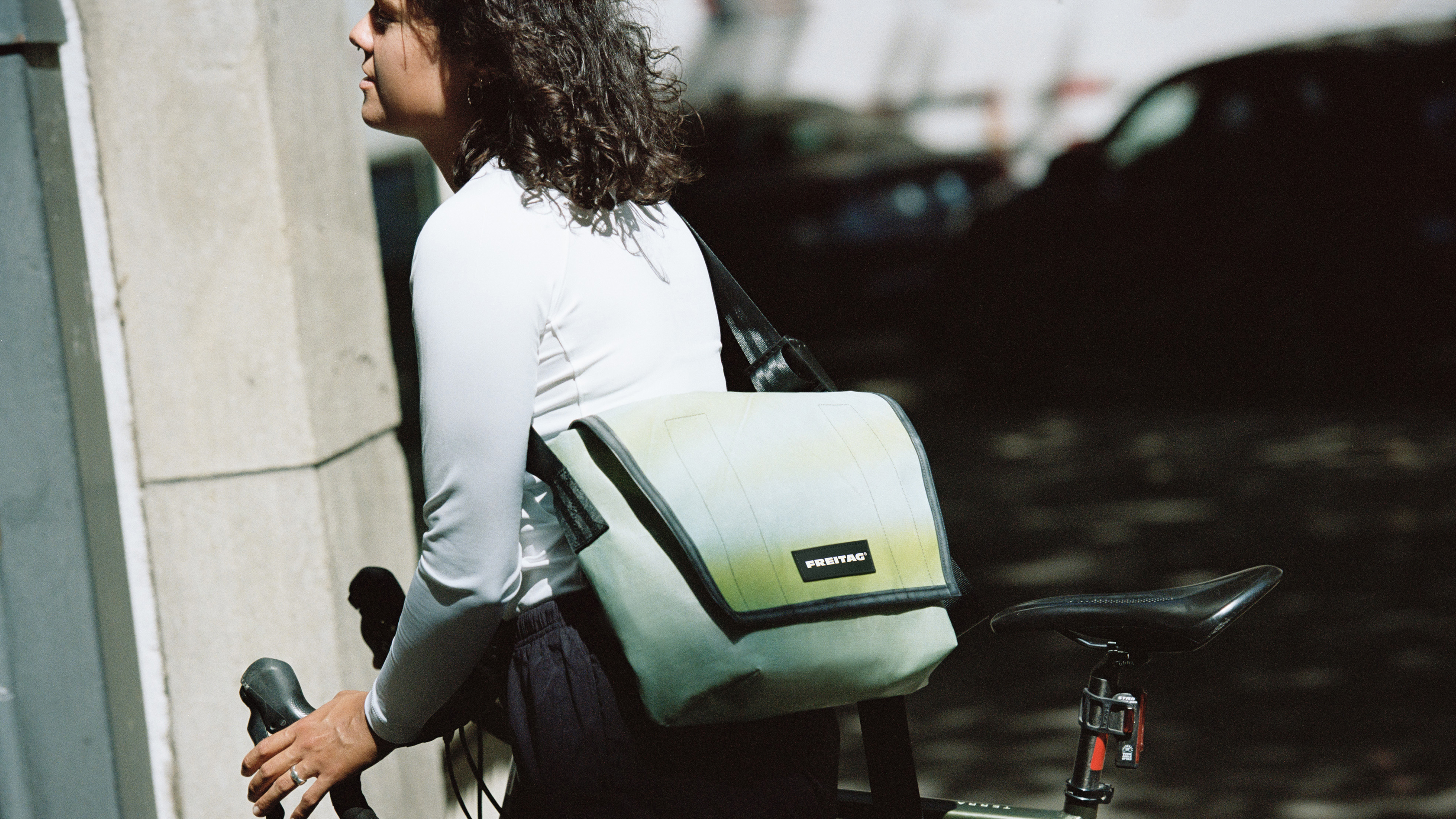 メッセンジャーバッグ ガイド | FREITAG