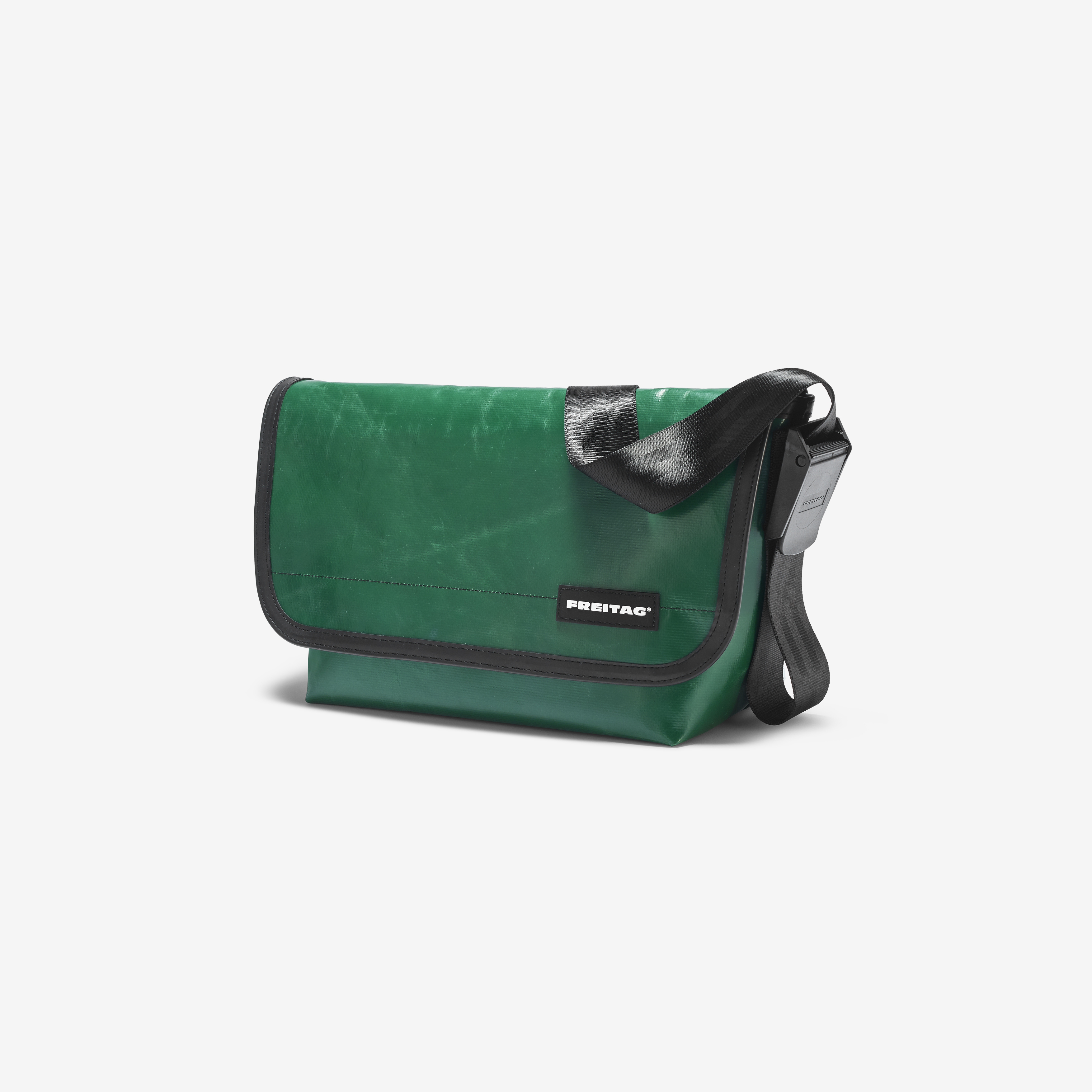 FREITAG ブラック ボディバッグ 完全にリサイクル可能。フライターグから、循環型ボディバッグが