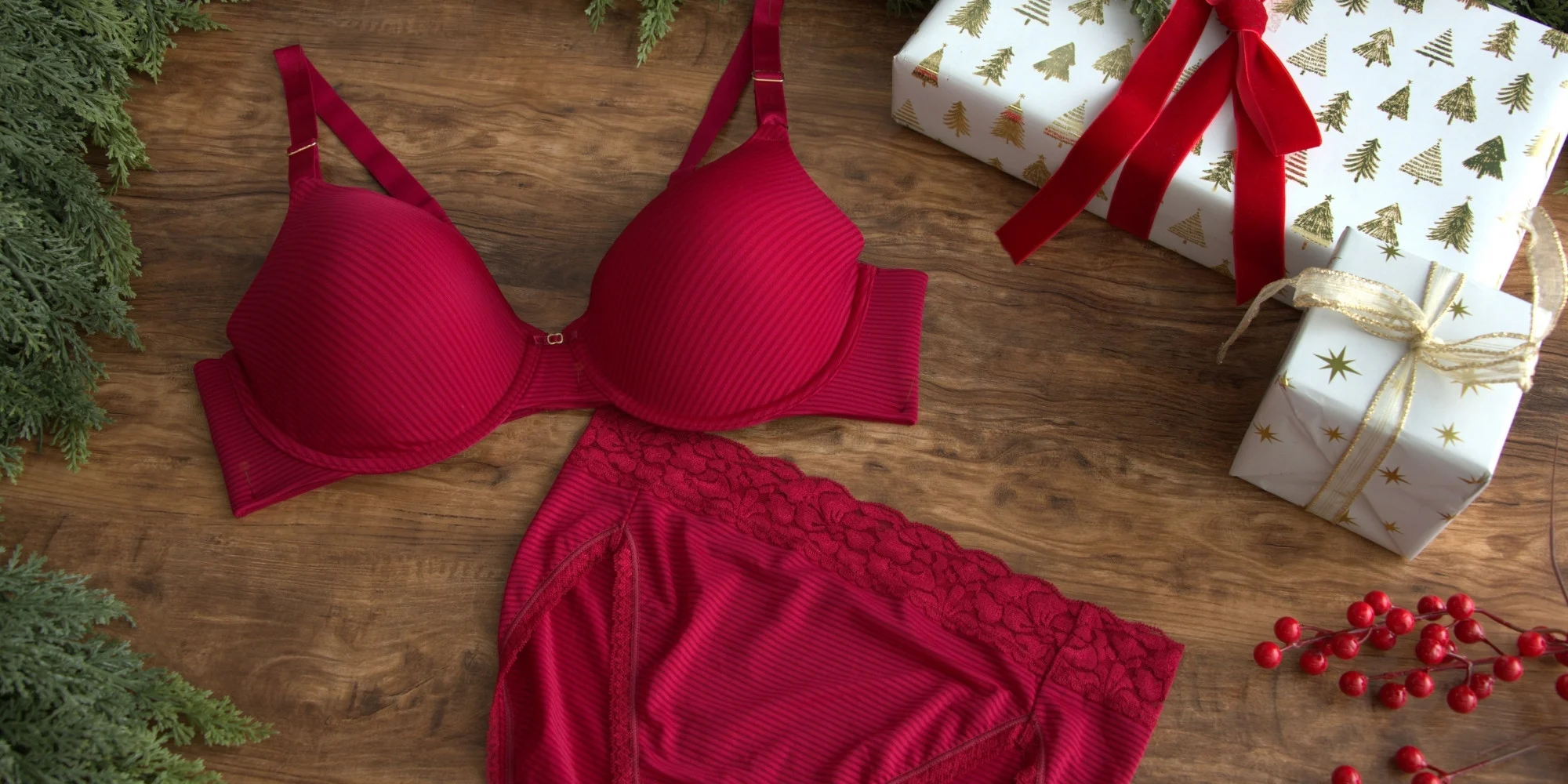 models wearing illumination bra and panty collection